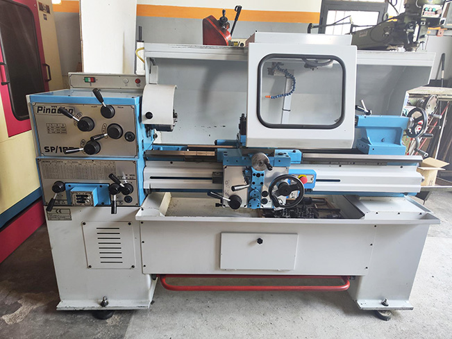 Torno cilÃ­ndrico marca PINACHO modelo SP/180 Con Distancia entre puntos 1.000 Mm